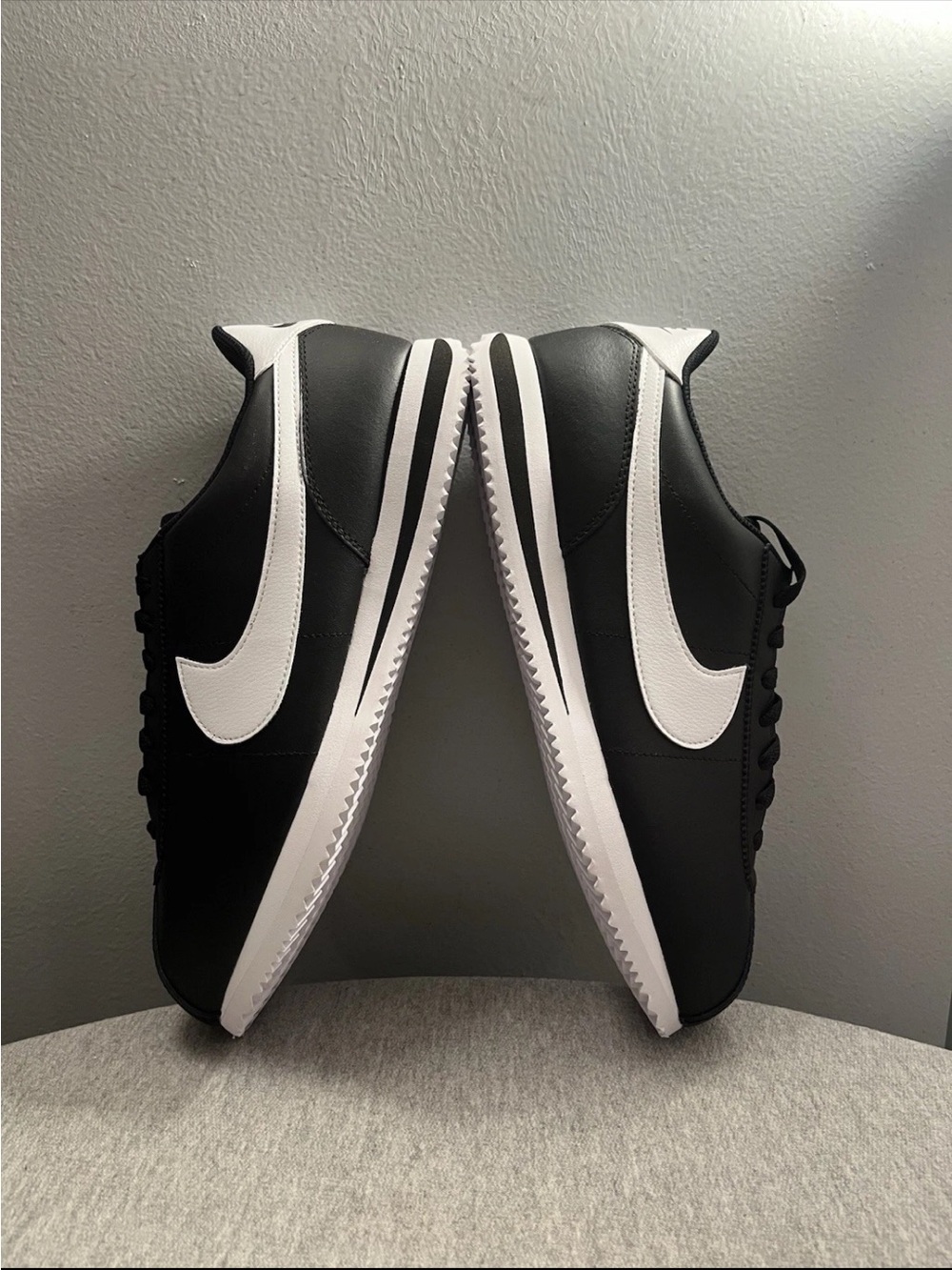 Nike Cortez Black White Sneaker Men's Athletic Shoe Size 9.5 DM4044-001 - Picture 7 of 11